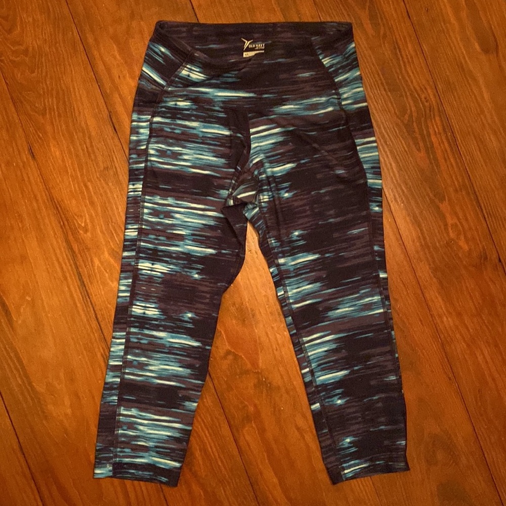 Old Navy Capri Leggings Size Small - Picture 2 of 4